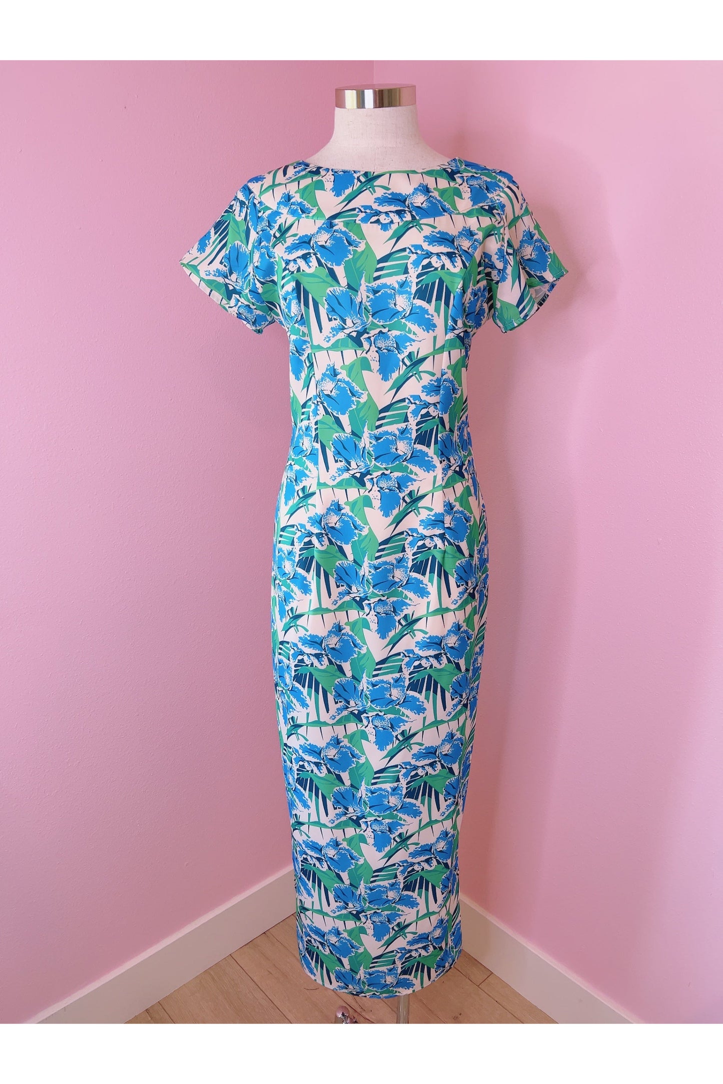 Load image into Gallery viewer, *SALE* Gwendolyn Hawaiian Draped Waterfall Dress
